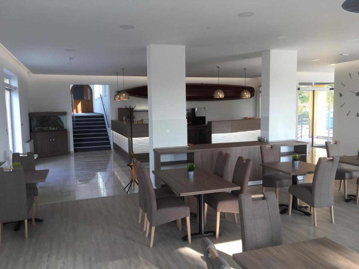 Nautilus Etterem Es Panzio Otel Dabas Dış mekan fotoğraf