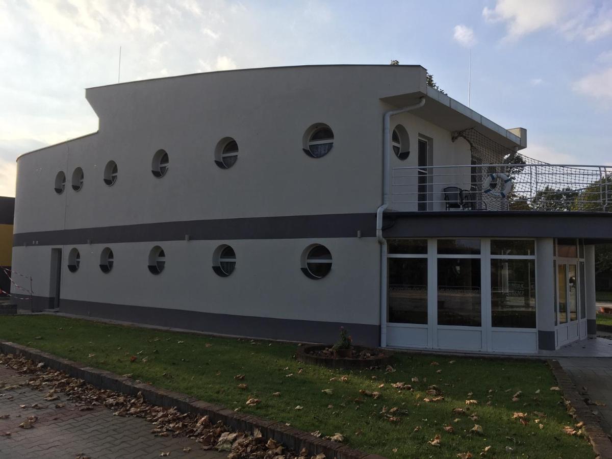 Nautilus Etterem Es Panzio Otel Dabas Dış mekan fotoğraf