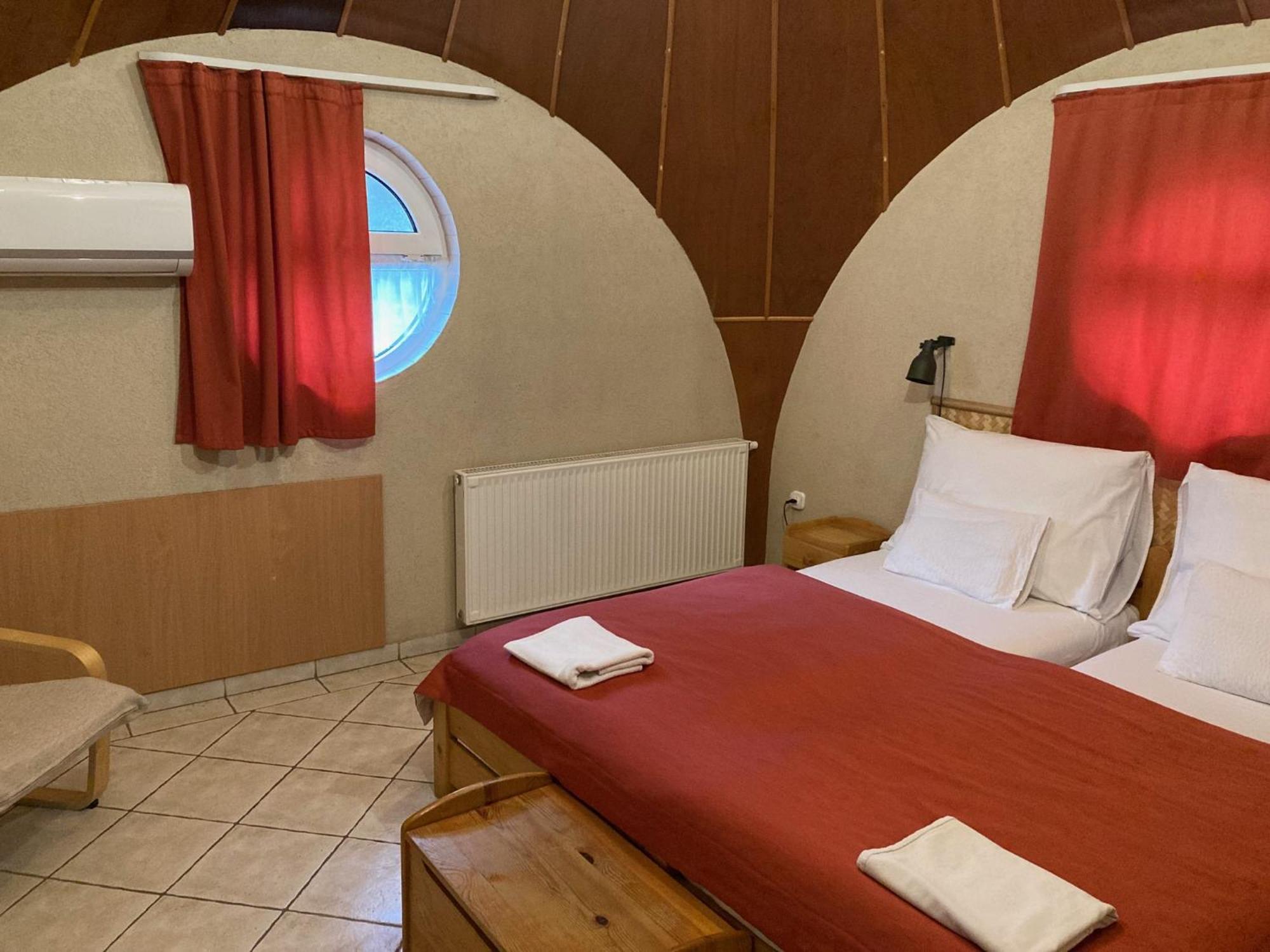 Nautilus Etterem Es Panzio Otel Dabas Dış mekan fotoğraf